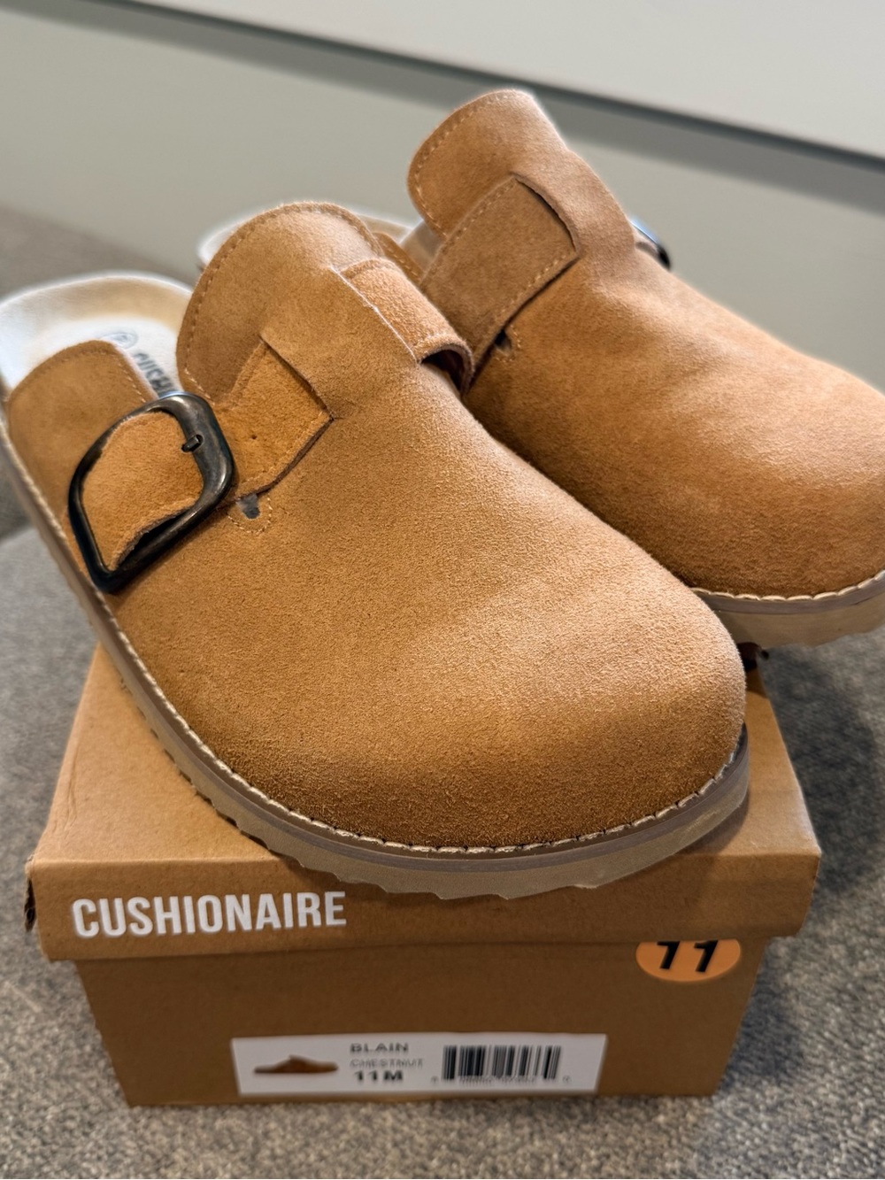 New Cushionaire Blain Chestnut Suede Clogs